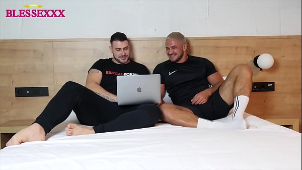 Play MP4 - A Spanish cock and a Russian cock