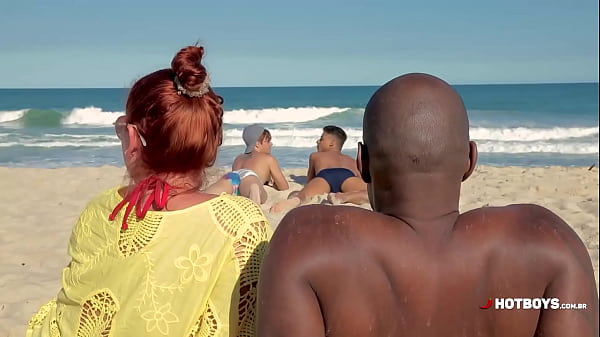 Padastro fodendo afilhado e amigo 