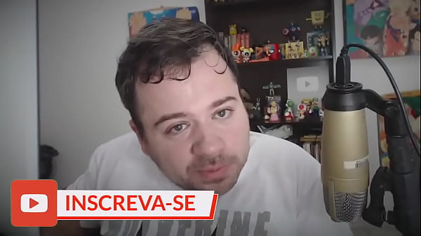 Novinho mostrando quadros 