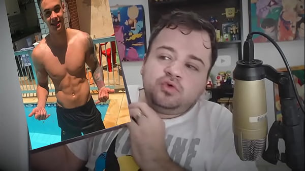 Novinho mostrando quadros 