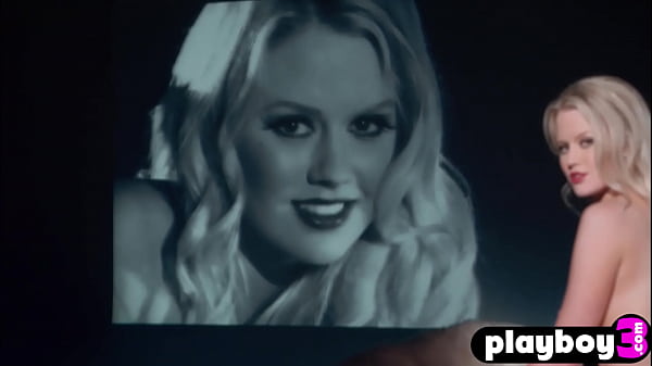 Cute black model Jaslyn Ome exposed her perfect ass and_amazing petitebody