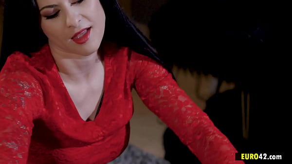 Superb stripper Billie Star gives_that guy some nice pussy