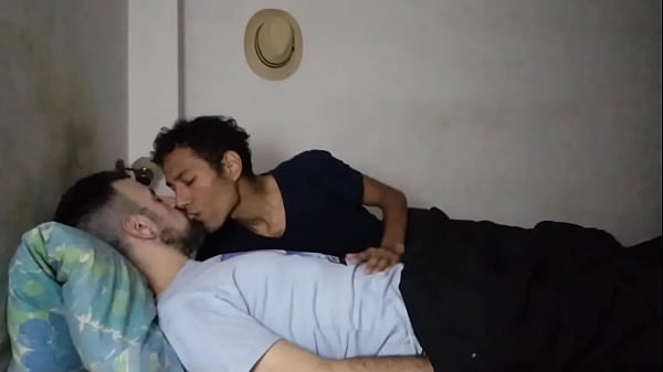 Me Despierta Con Una Buena Mamada thumbnail