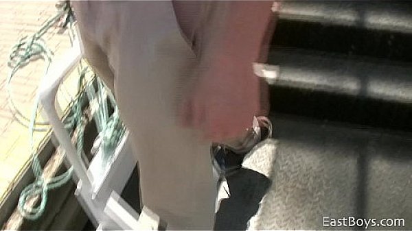 YOUNG CUTE BOY - OUTDOOR WEBCAM 