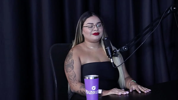 Quer dar pra um homem de pau grande, e ficou traumatizada no fetiche de chuva negra - Suellen Barrar (WATCH ON: SHEER/RED) 