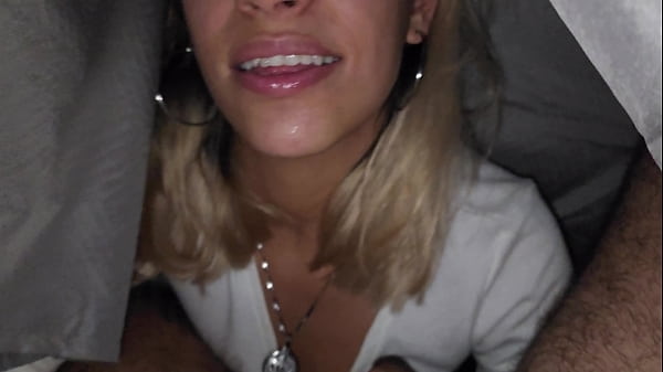 Play MP4 - mamada debajo de las sabanas