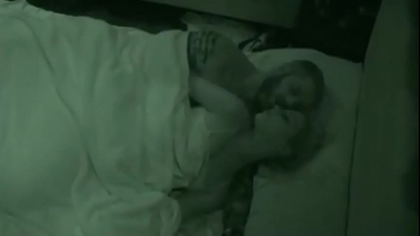 BB19 USA Matt and_Raven Handjob