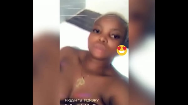 Young black girl on camSnap