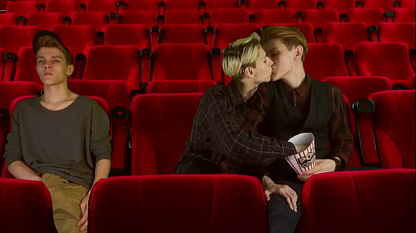 Play MP4 - &Scy;inema hall&period; 3some&period; 2 tops 1 bottom