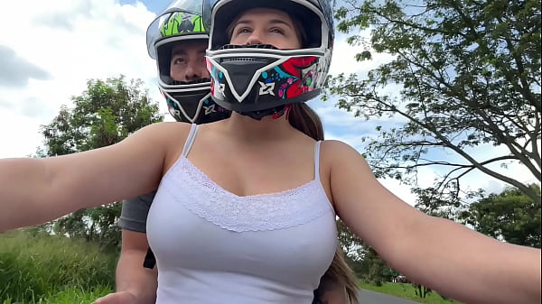 Play MP4 - Mi Madrastra me Recoge Despu&eacute;s De La Universidad