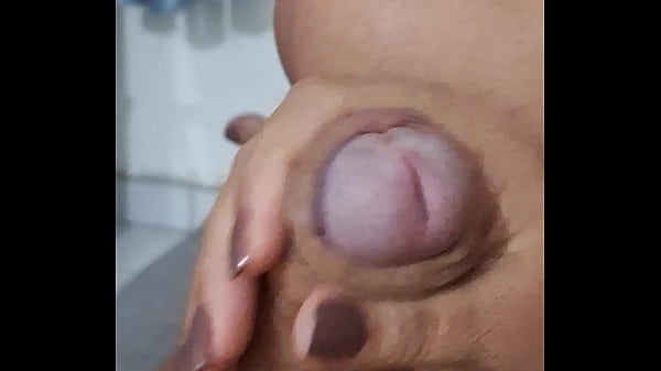 Play MP4 - Madastra assistindo filme com enteado sozinhos em casa&comma; ela s&oacute; queria estar apertando algo&period; Por favor&comma; n&atilde;o goze