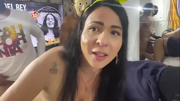 Rebekah Vaz Aprontando Mais Uma Das Suas Aventuras thumbnail