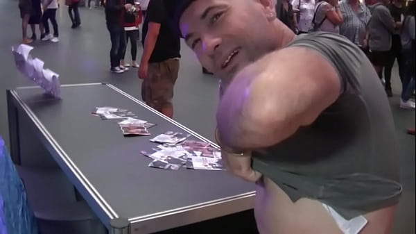 Hetero Baise Une Meuf Et Le Mec En Meme Temps thumbnail