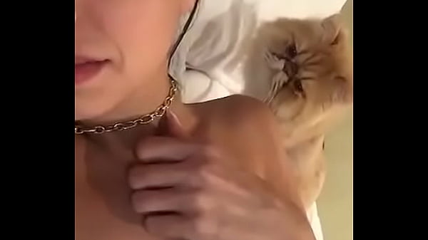 ROBO ALGUNOS VIDEOS CASEROS DE MI PRIMA - DESNUDA !!  PARTE 4