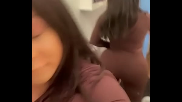 Hello mettez des like sur tout mes post et abonnez vous pour donner la force 