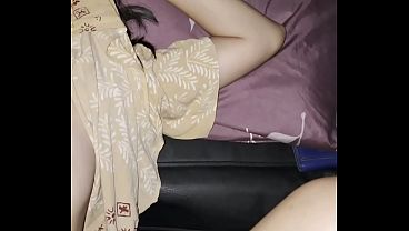 Sensasi ngentot istri tetangga di dalam mobil hampir di grebek warga 