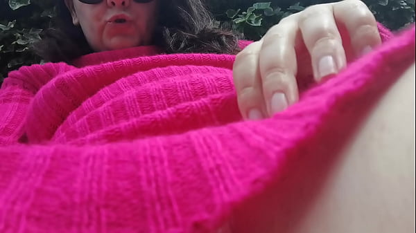 Your beautiful Italian stepmother is wearing a big dirty diaper in apublic garden