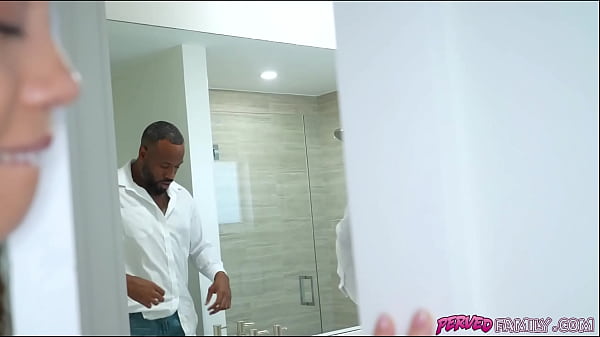 Nonton I Always Had My Suspicioun That My Stepdaughter Was Spying On Me While I Had A Shower, But Today I Totally Busted And Confronted Her! Workd Out Well! thumbnail