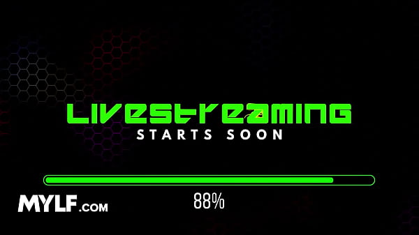 Pre date he'll stretch her legs and warm up her pussy 