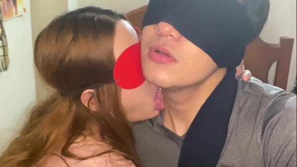 En clases de BESOS conmi HERMANASTRA_candente