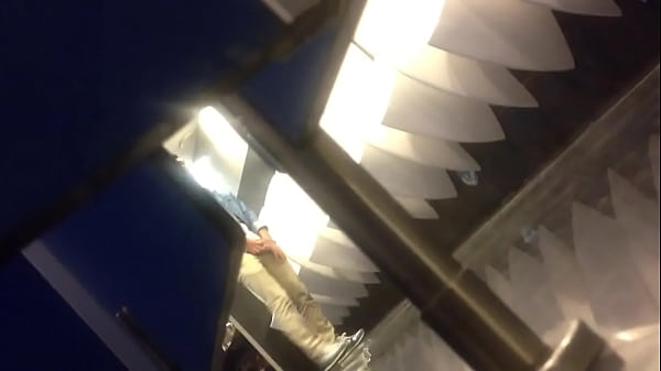 trim.2YK9ai.MOV 
