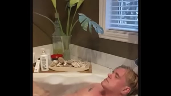 Play MP4 - Mes propres prot&eacute;ines au bain