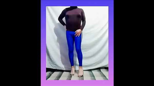 mariann mar en licra azul sexi 