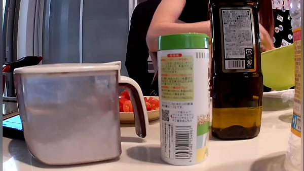 Play MP4 - 変態貧乳ヤリマン不倫人妻の中出し三昧の２日間。part3【素人中出しハメ撮り】舞30代中出し大好きパイパン主婦。