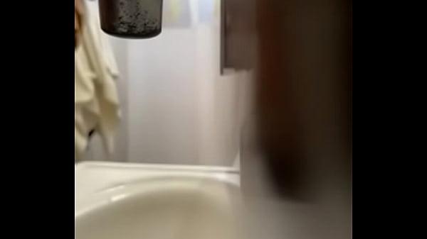 Nonton Escondi A C&acirc;mera No Barbeiro thumbnail