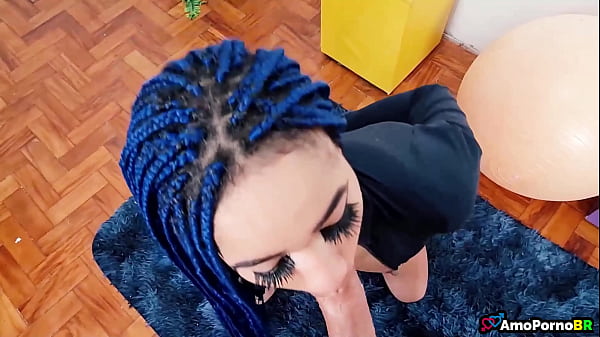 Estudante inocente de 18 anos fazendo boquete pela primeira vez amopornobr 