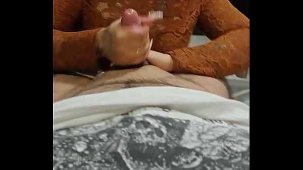 Nonton Masturbo A Mi Esposo Hasta Que Me D&eacute; Lechita thumbnail