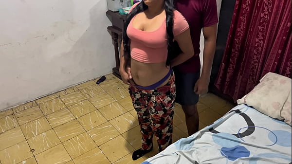 Play MP4 - Me le regalo a mi amigo y me muestra su enorme pene &excl; para que le haga la mejor mamada de su vida hasta tragarme su leche