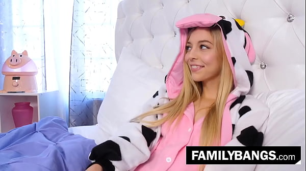 FamilyBangs comHorny Stepmom Tougue Anal Fuck_her Spoiled Daughter Jessica Ryan Lily Larimar