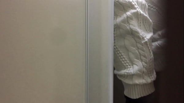 Dotado ca&ccedil_ando no banheiro