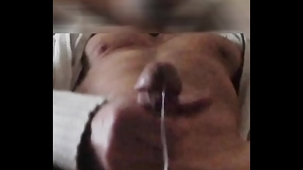 Play MP4 - branlette &eacute;jaculation