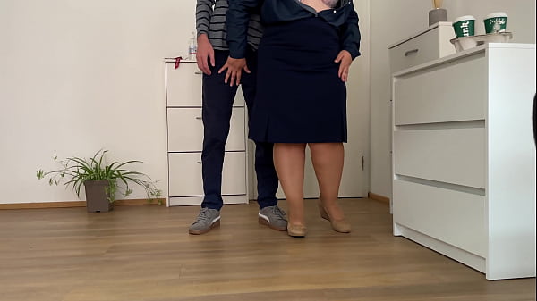 Play MP4 - Mother-in-law took off her pantyhose and got fucked doggy style