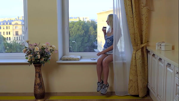 Nonton My Pink Vibrator thumbnail