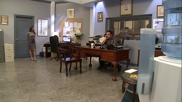 Nonton After A Totally Crazy Banging On The Desk, On The Couch, And On The Table, Even In The 69 Position, The Secretary Licks Up Her Boss's Cum From The Glass Table thumbnail