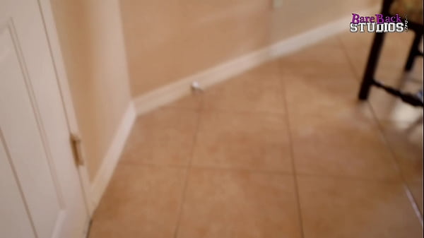 Kitten Latenight - Accidentally Walked In On My Naked Stepmom