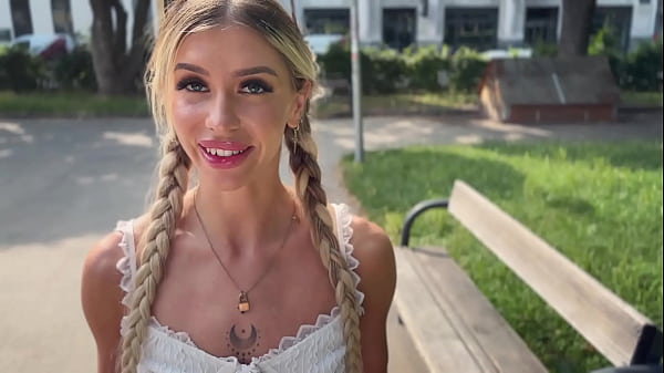 Nonton Model(mis)behaviour - New Starlet Annabella Blue On Her Way To Fame - Chp1 thumbnail