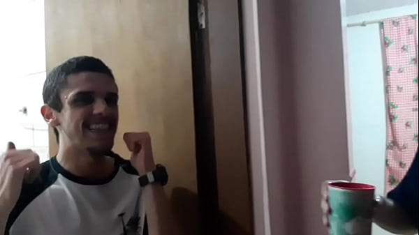 Moreno gemendo ain nobru