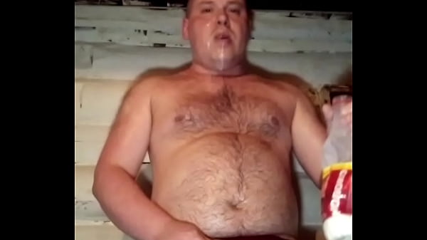 Я хотел просто попить молока и помастурбировать свой член в тот день, но пришлось еще трахаться в анал. 