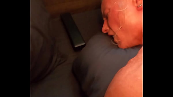 Play MP4 - Real Fucking Muscle Couple Facial