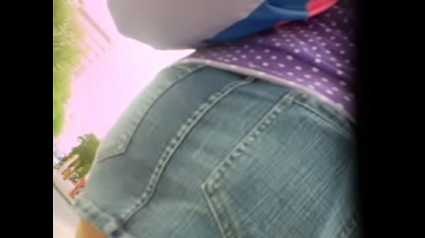upskirt a morocha apretadita