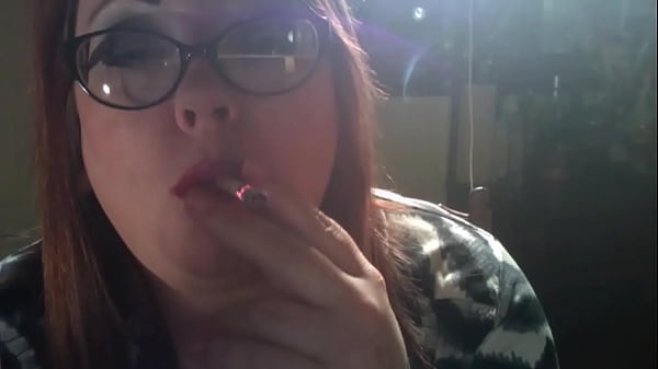 Bbw domme tina snua smoking a cig with tricks
