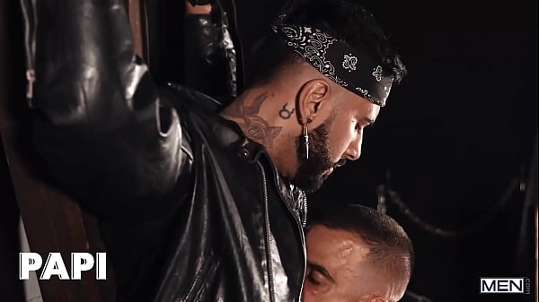 Play MP4 - Rikk York Has His Hands Tied And Gets His Dick Sucked By Damien Crosse He also Licks His Entire Body - Papi