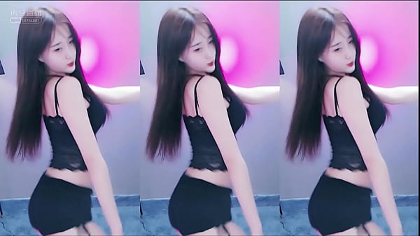 Gái Trung_Quốc nhảy thang áo_ren màuđen