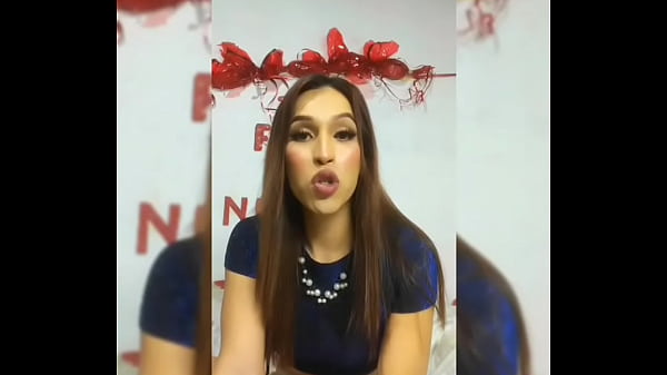 Allison recibo el nuevo a&ntilde;o, Con el dildo y toda mojada 