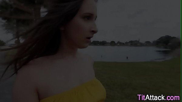 Nonton Buxom Babe Gets Facial thumbnail