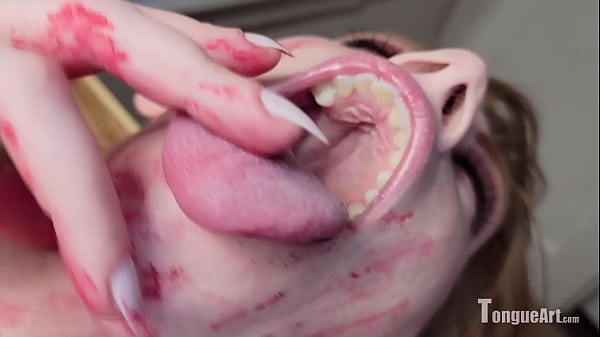 Pixie Opens Mouth Super Wide thumbnail